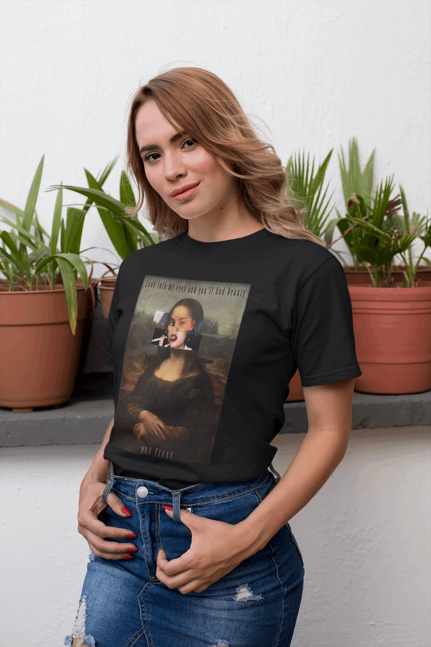 Smoking Mona Lisa - Graphic T-shirt - OLD VEGAS